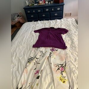 Cute outfit 
Insight  floral pants
And limited top